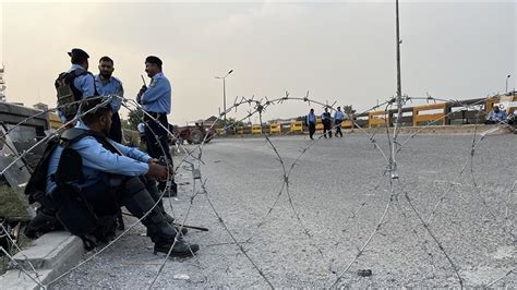 Pakistan''da sular durulmuyor... Protestolarda 3 polis цldь